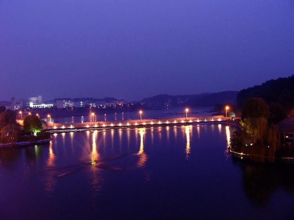 Dolton Resort Tongshenghu Чанша Екстер'єр фото